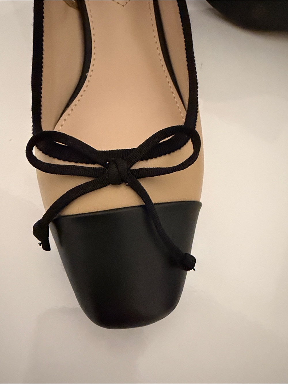 Liz Claiborne Two-Tone Ballet Pump - Black & Nude 6.5M new in box - Picture 5 of 10